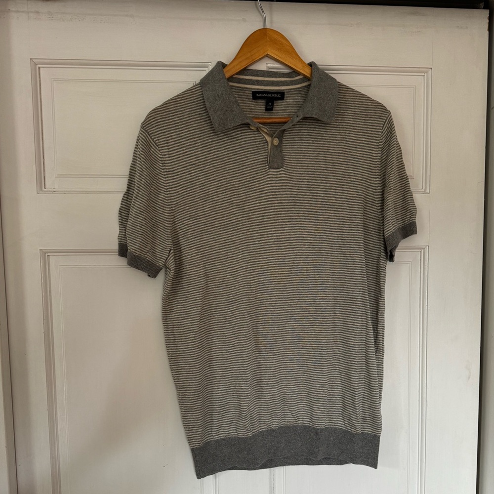 Men’s Banana Republic collared sweater